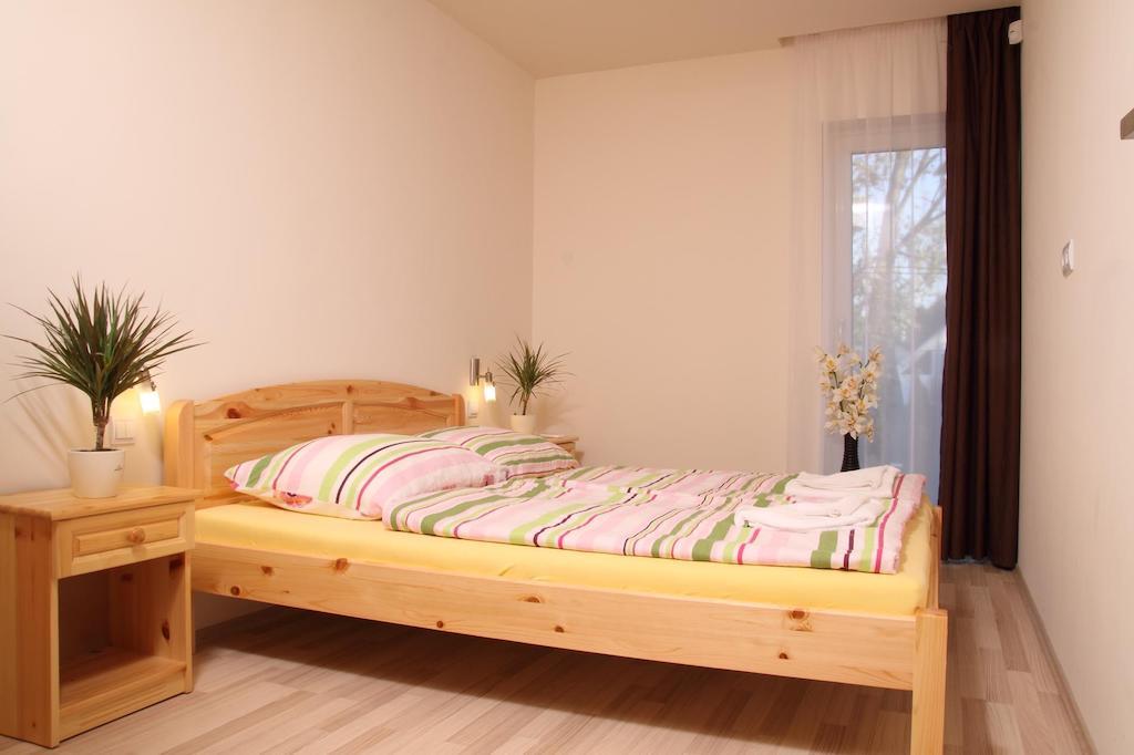 Vila Aba Sea House Balatonszarszo Pokoj fotografie